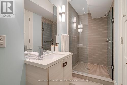 1088 Gardner Avenue, Mississauga, ON - Indoor Photo Showing Bathroom