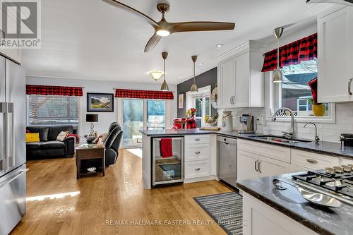 1240 Wildlark Drive, Peterborough (Monaghan), ON - Indoor Photo Showing Kitchen