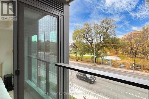 101 - 250 Lawrence Avenue W, Toronto, ON -  With Balcony