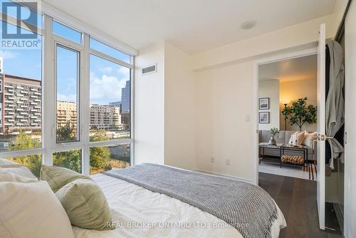 303 - 170 Fort York Boulevard, Toronto, ON - Indoor Photo Showing Bedroom