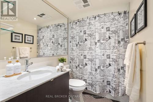 303 - 170 Fort York Boulevard, Toronto, ON - Indoor Photo Showing Bathroom