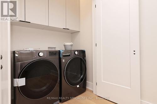 1048 Roosevelt Road, Mississauga, ON - Indoor Photo Showing Laundry Room