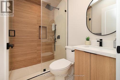 1048 Roosevelt Road, Mississauga, ON - Indoor Photo Showing Bathroom