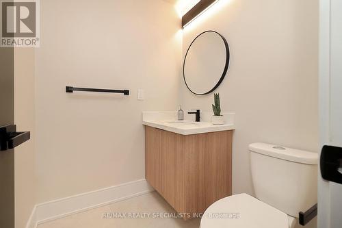 1048 Roosevelt Road, Mississauga, ON - Indoor Photo Showing Bathroom