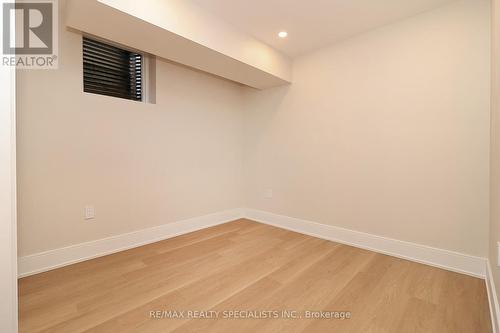 1048 Roosevelt Road, Mississauga, ON - Indoor Photo Showing Other Room