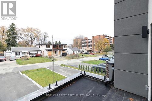 1048 Roosevelt Road, Mississauga, ON - Outdoor