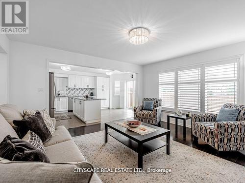 839 Etherington Way, Milton, ON - Indoor Photo Showing Living Room