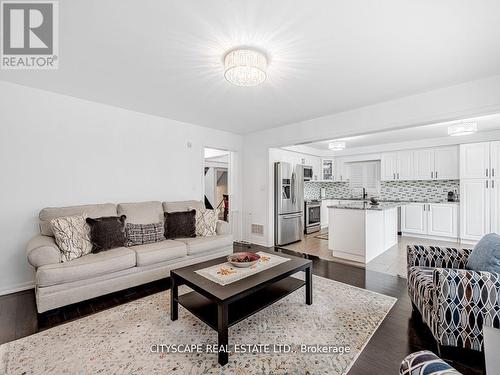 839 Etherington Way, Milton, ON - Indoor Photo Showing Living Room