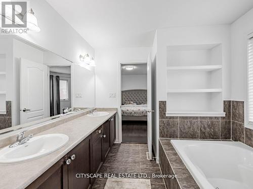 839 Etherington Way, Milton, ON - Indoor Photo Showing Bathroom