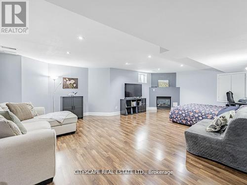 839 Etherington Way, Milton, ON - Indoor Photo Showing Living Room