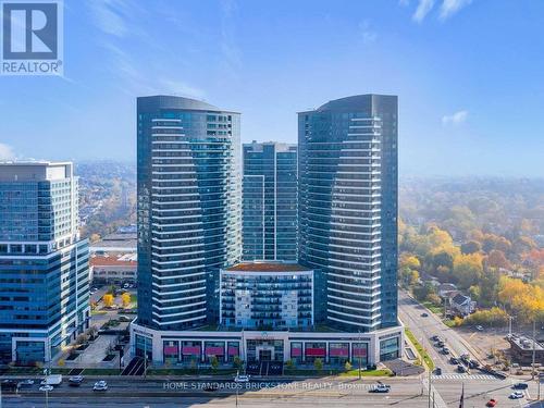 605 - 7171 Yonge Street, Markham, ON - Outdoor With Facade