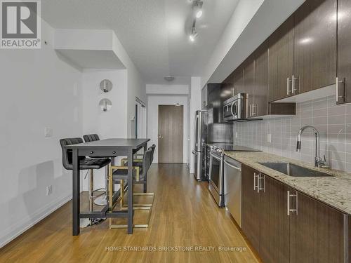 605 - 7171 Yonge Street, Markham, ON - Indoor Photo Showing Kitchen With Upgraded Kitchen