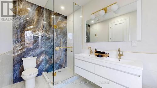 11 Morland Road, Toronto, ON - Indoor Photo Showing Bathroom