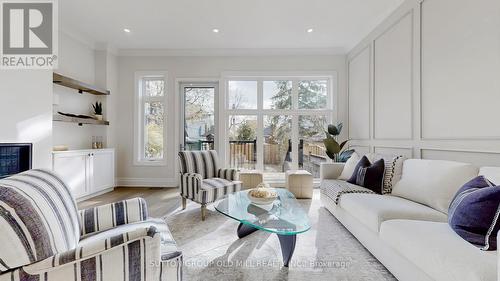 11 Morland Road, Toronto, ON - Indoor Photo Showing Living Room