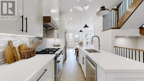 11 Morland Road, Toronto, ON - Indoor Photo Showing Kitchen With Upgraded Kitchen