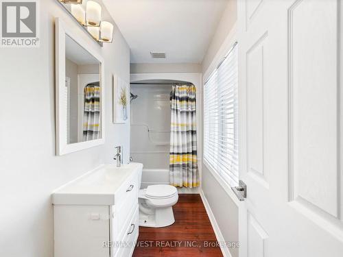 91 Fortieth Street, Toronto, ON - Indoor Photo Showing Bathroom