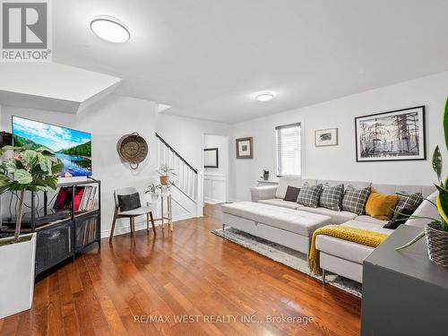 91 Fortieth Street, Toronto, ON - Indoor Photo Showing Living Room