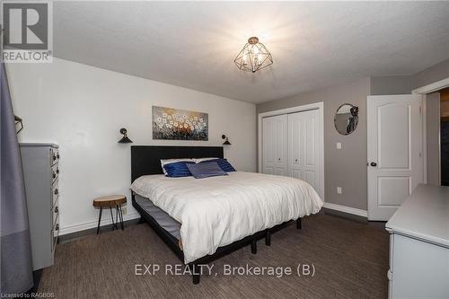 557554 4Th Concession S, Meaford, ON - Indoor Photo Showing Bedroom