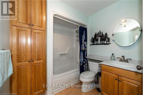 557554 4Th Concession S, Meaford, ON - Indoor Photo Showing Bathroom