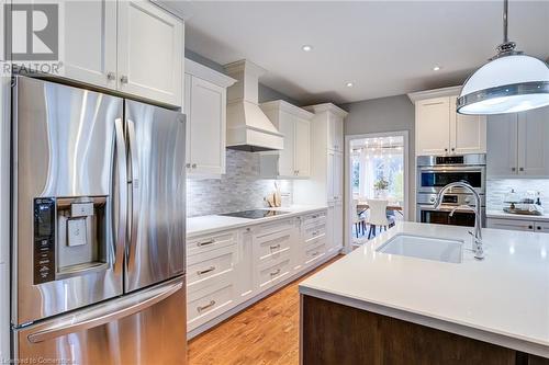 175 Oakhill Place, Ancaster, ON - Indoor Photo Showing Kitchen With Upgraded Kitchen