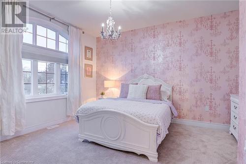 175 Oakhill Place, Ancaster, ON - Indoor Photo Showing Bedroom