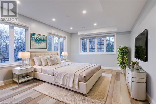 175 Oakhill Place, Ancaster, ON - Indoor Photo Showing Bedroom