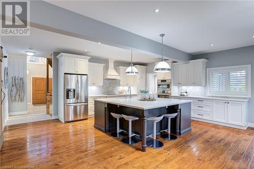 175 Oakhill Place, Ancaster, ON - Indoor Photo Showing Kitchen With Upgraded Kitchen