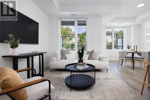 9 - 600 Brookdale Avenue, Toronto, ON - Indoor Photo Showing Living Room