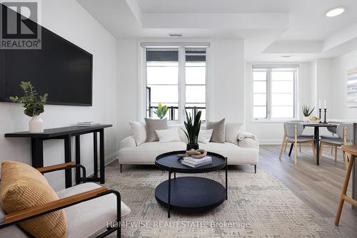 9 - 600 Brookdale Avenue, Toronto, ON - Indoor Photo Showing Living Room