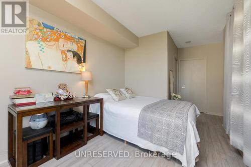 305 - 5 Mariner Terrace, Toronto, ON - Indoor Photo Showing Bedroom