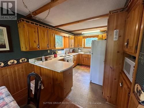 21 Coppercliff Crescent, Tiny, ON - Indoor Photo Showing Kitchen