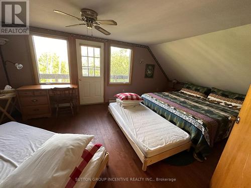 21 Coppercliff Crescent, Tiny, ON - Indoor Photo Showing Bedroom