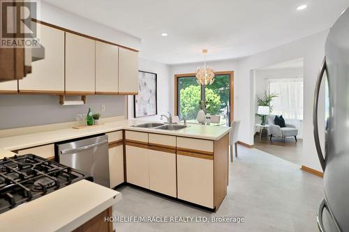 12 Archer Court, Brampton, ON - Indoor Photo Showing Kitchen With Double Sink