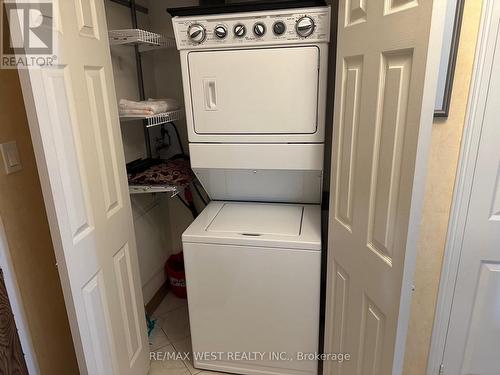 1205 - 95 La Rose Avenue, Toronto, ON - Indoor Photo Showing Laundry Room