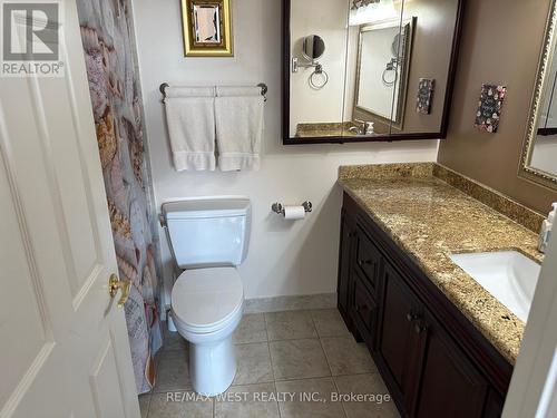 1205 - 95 La Rose Avenue, Toronto, ON - Indoor Photo Showing Bathroom