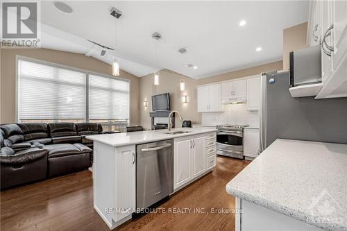 243 Balikun Heights, Ottawa, ON - Indoor Photo Showing Kitchen With Upgraded Kitchen