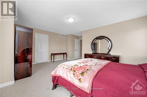 243 Balikun Heights, Ottawa, ON - Indoor Photo Showing Bedroom