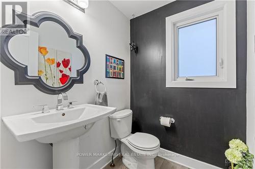 3355 Woodroffe Avenue, Ottawa, ON - Indoor Photo Showing Bathroom