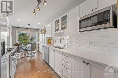 3355 Woodroffe Avenue, Ottawa, ON - Indoor Photo Showing Kitchen With Upgraded Kitchen