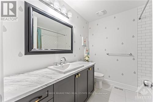 3355 Woodroffe Avenue, Ottawa, ON - Indoor Photo Showing Bathroom