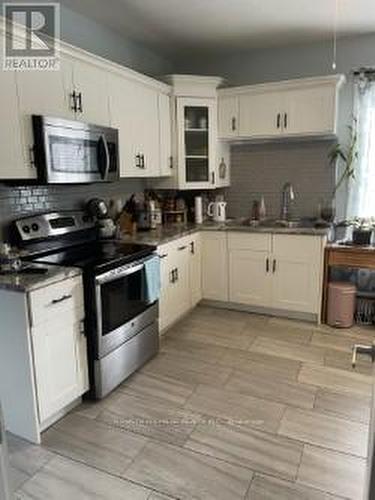 254 East Street, London, ON - Indoor Photo Showing Kitchen