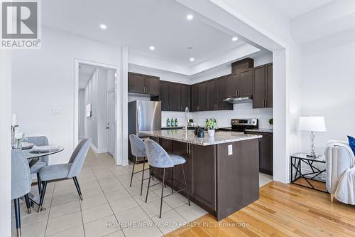 8 Latchford Lane, Richmond Hill, ON - Indoor Photo Showing Kitchen With Stainless Steel Kitchen With Upgraded Kitchen