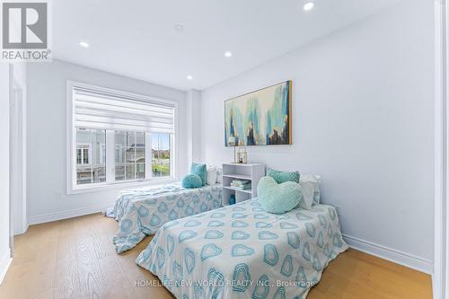 8 Latchford Lane, Richmond Hill, ON - Indoor Photo Showing Bedroom