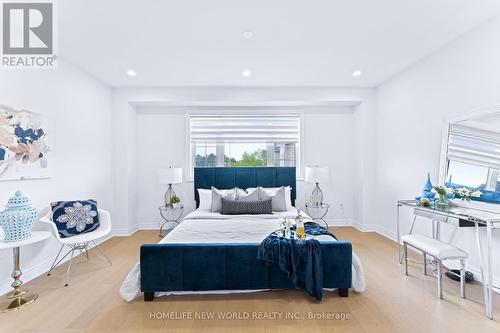 8 Latchford Lane, Richmond Hill, ON - Indoor Photo Showing Bedroom