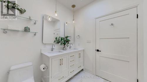 805 Windermere Avenue, Toronto, ON - Indoor Photo Showing Bathroom