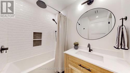 805 Windermere Avenue, Toronto, ON - Indoor Photo Showing Bathroom