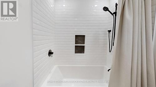 805 Windermere Avenue, Toronto, ON - Indoor Photo Showing Bathroom