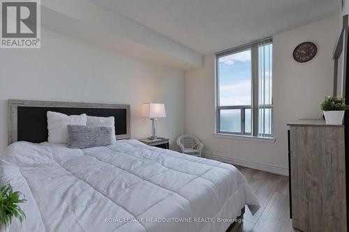 1013 - 135 Hillcrest Avenue, Mississauga, ON - Indoor Photo Showing Bedroom