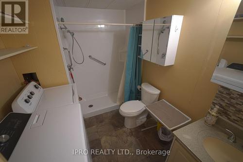 11 Nightingale Lane, Belleville, ON - Indoor Photo Showing Bathroom