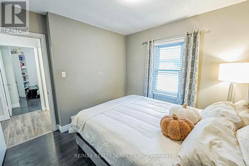 72 Elgin Street S, Cambridge, ON - Indoor Photo Showing Bedroom